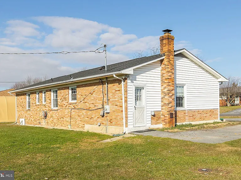 120 Meadowlark Ln — Photo 32