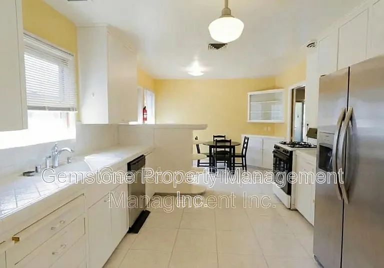 4947 63rd St — Photo 29