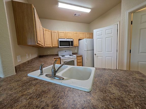 5th image of 1401 W 85th Ave