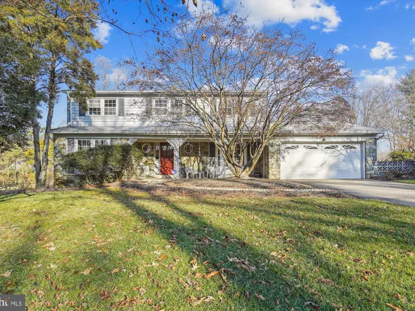 3005 Rayjohn Ln, Herndon, VA 20171