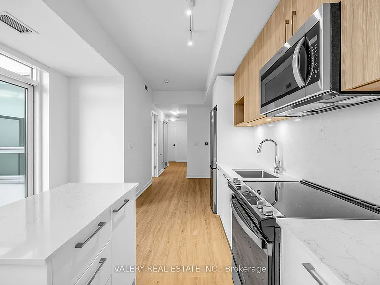 500 Plains Rd E #Penthouse 01 — Photo 5