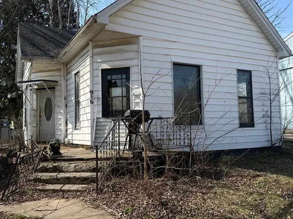 916 W Front St, Bloomington, IL 61701