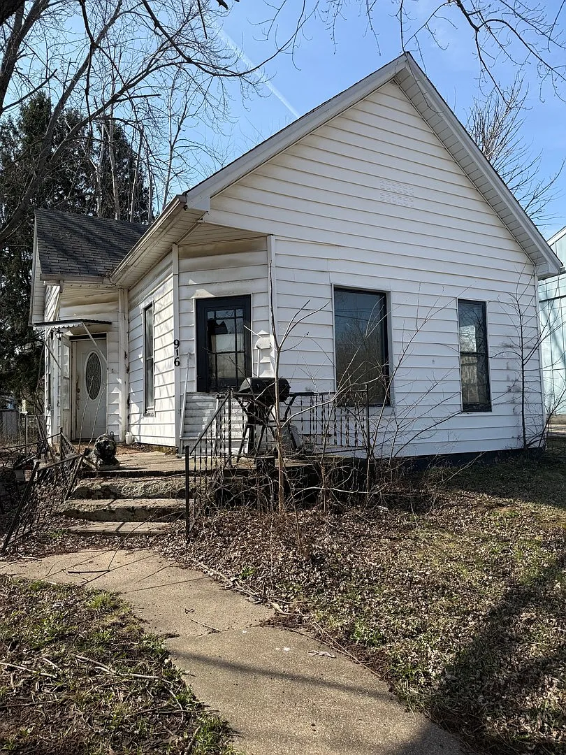 916 W Front St photo 1