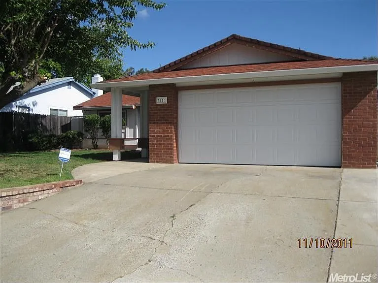 7911 Garry Oak Dr photo 1