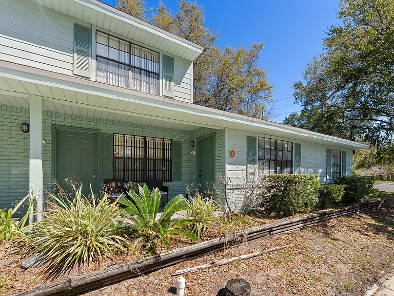 Briarwood Apartments — Photo 27