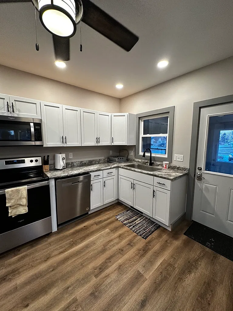 527 N Hudson St — Photo 1