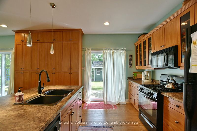 Wasaga Beach House for rent - 3 Bedrooms — photo 14