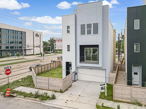 3468 Bremond St Photo 1