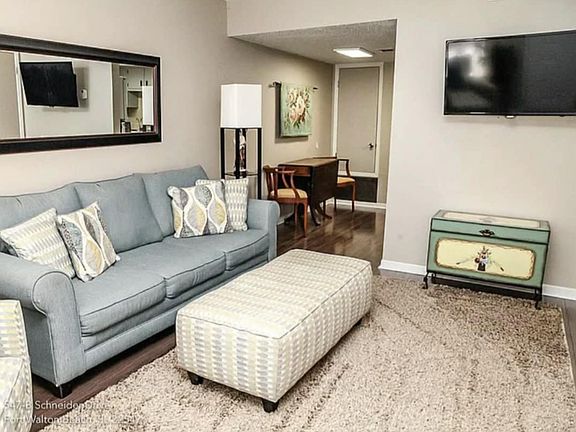 3rd image of 547 Schneider Dr Unit B