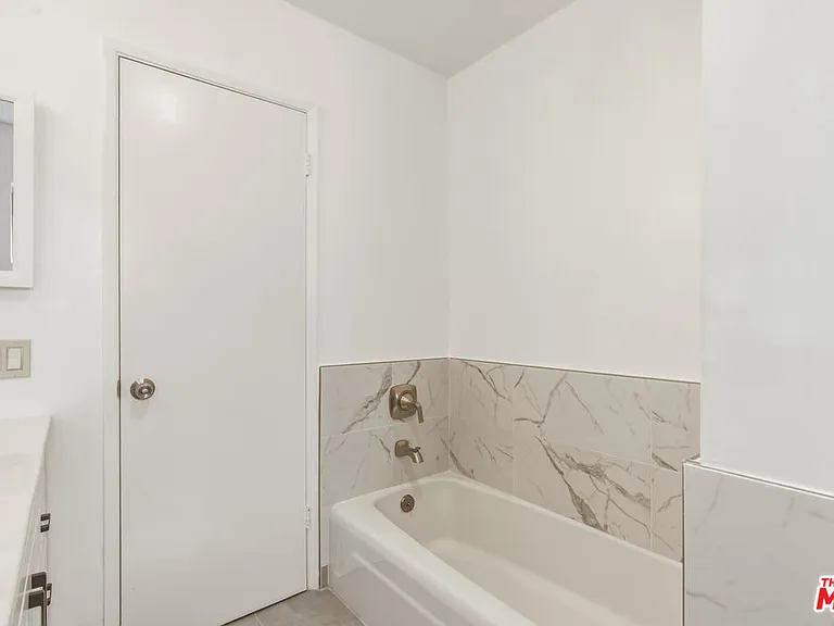 1330 Yale St #2 — Photo 29