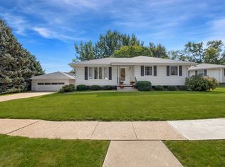 301 SE Little Beaver Dr, Grimes, IA 50111