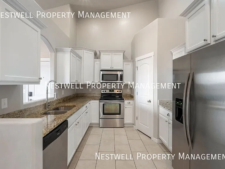 127 E Jordan Ridge Blvd #412 — Photo 2