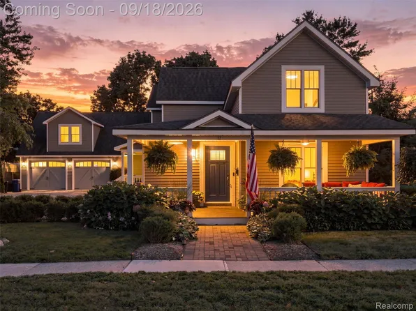 32 Park St, Oxford, MI 48371