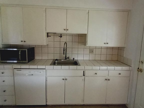 5th image of 373 S Orchard Ave