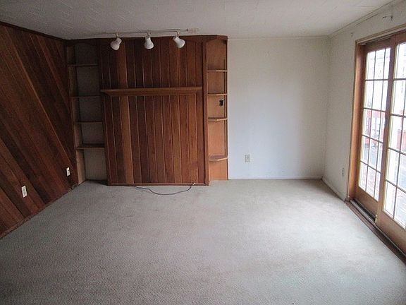 Additional Living Room