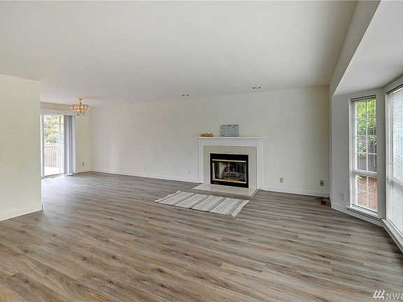 5th image of 6513 181st St SW