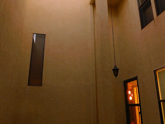 4th image of 5028 La Fiesta Dr NE