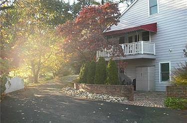 3rd image of 341 Elm Dr