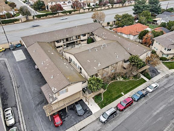 5th image of 906 Burbank Dr