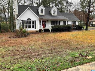 1058 Kings Forest Dr, Leeds, AL 35094
