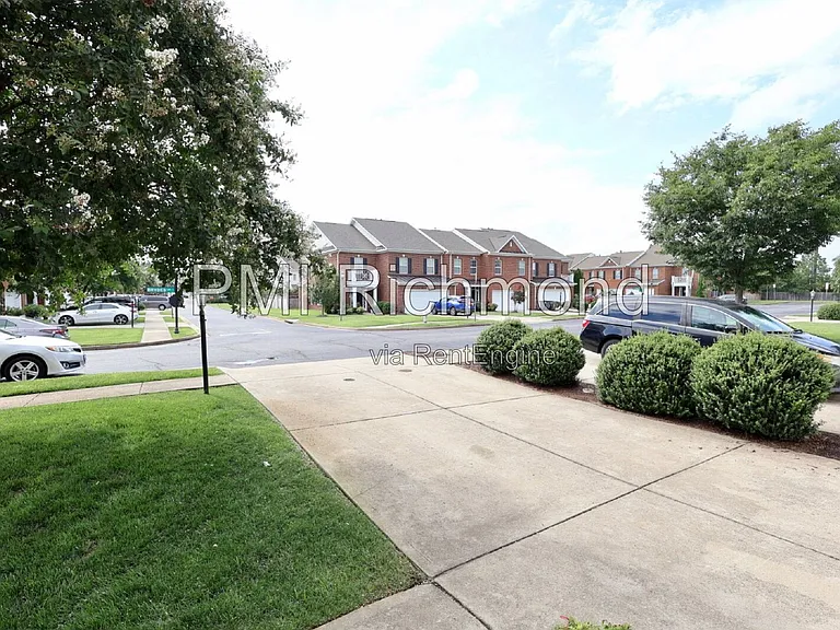 4707 Brydes Ln — Photo 2