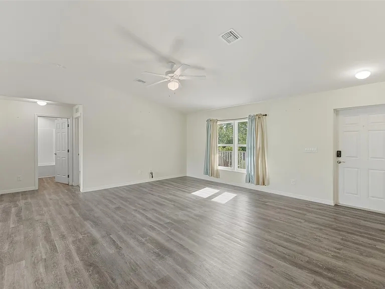8007 Royal Ct — Photo 8