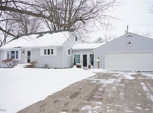 188 Sunset Rd, Avon Lake, OH 44012