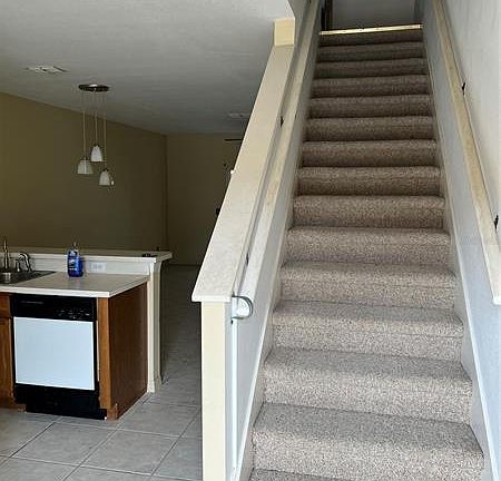 4th image of 407 Wilton Cir