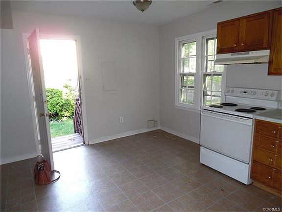 5th image of 6311 Macbeth Ct