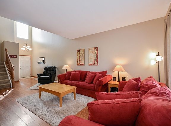 3rd image of 295 Thornwood Way Unit C