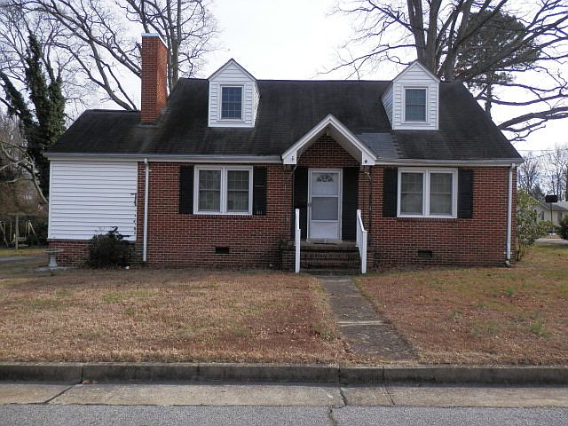 1st image of 611 Madison St