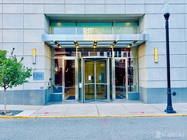 1 Spring St APT 2403, New Brunswick, NJ 08901