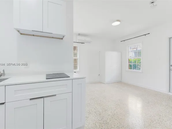 415 75th St #4A, Miami Beach, FL 33141