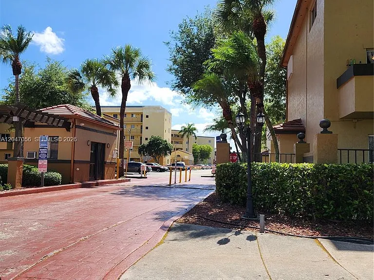 14901 SW 82nd Ter #1-103 — Photo 5