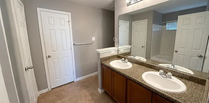 220 Adriana Ln — Photo 6