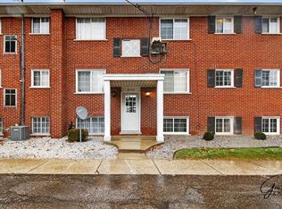 8180 Crestview Dr, Sterling Heights, MI 48312