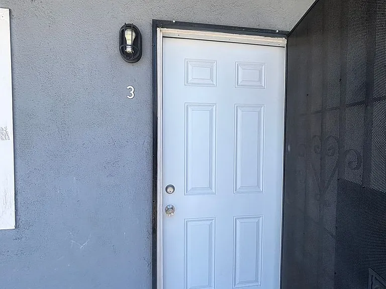 1760 Henderson Ave — Photo 1