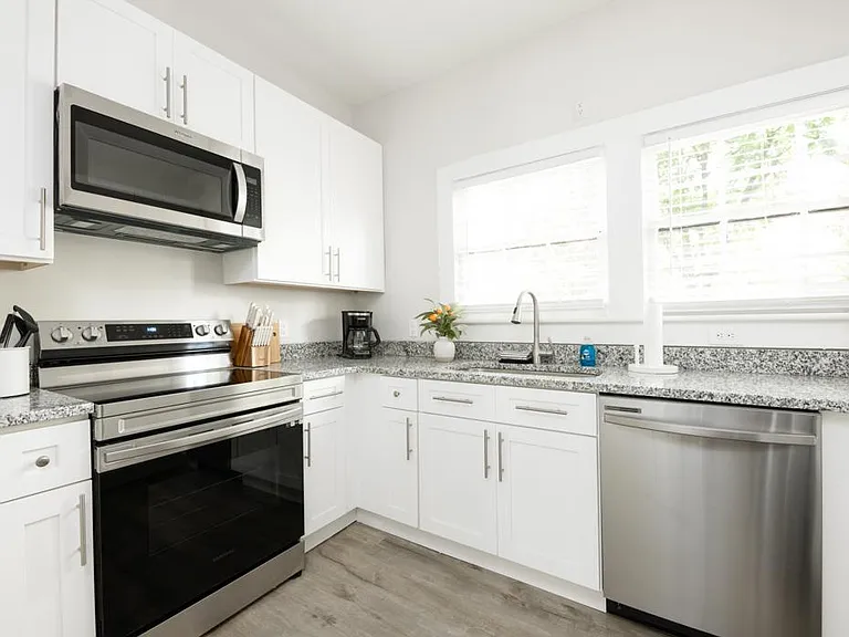 208 Leftwich St #COTTAGE — Photo 9