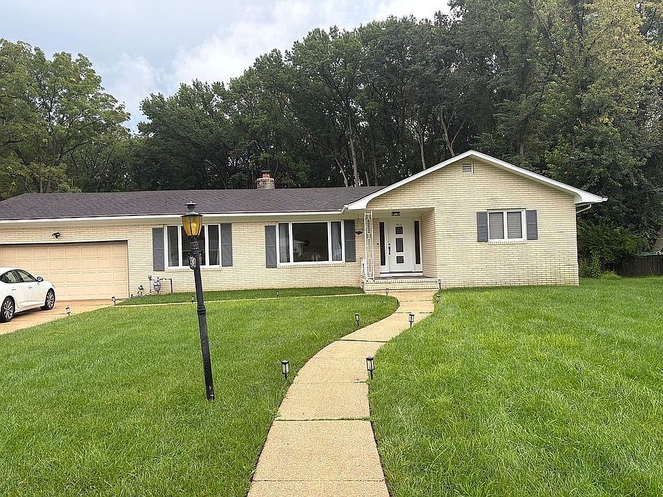 1st image of 904 Darlene Ave