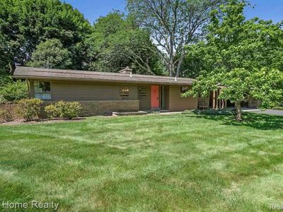 5660 Crabtree Rd, Bloomfield Hills, MI, 48301