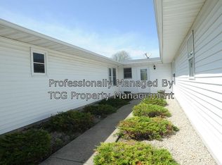 712 E McKinley Rd, Ottawa, IL 61350