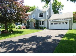 95 Clinton St, Fairfield, CT 06824