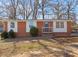 100 Willow Rd, Greer, SC 29651