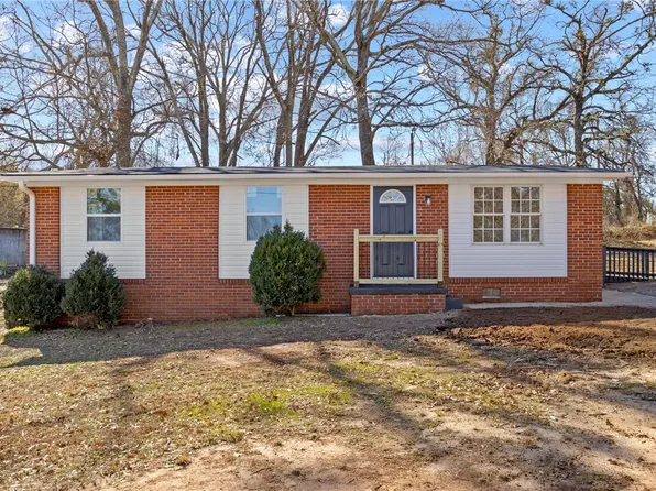 100 Willow Rd, Greer, SC 29651