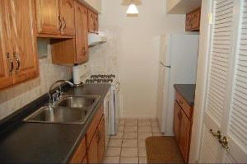 5th image of 9200 W 140th St