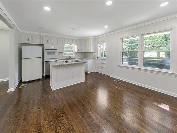 4th image of 161 Herbert Dr