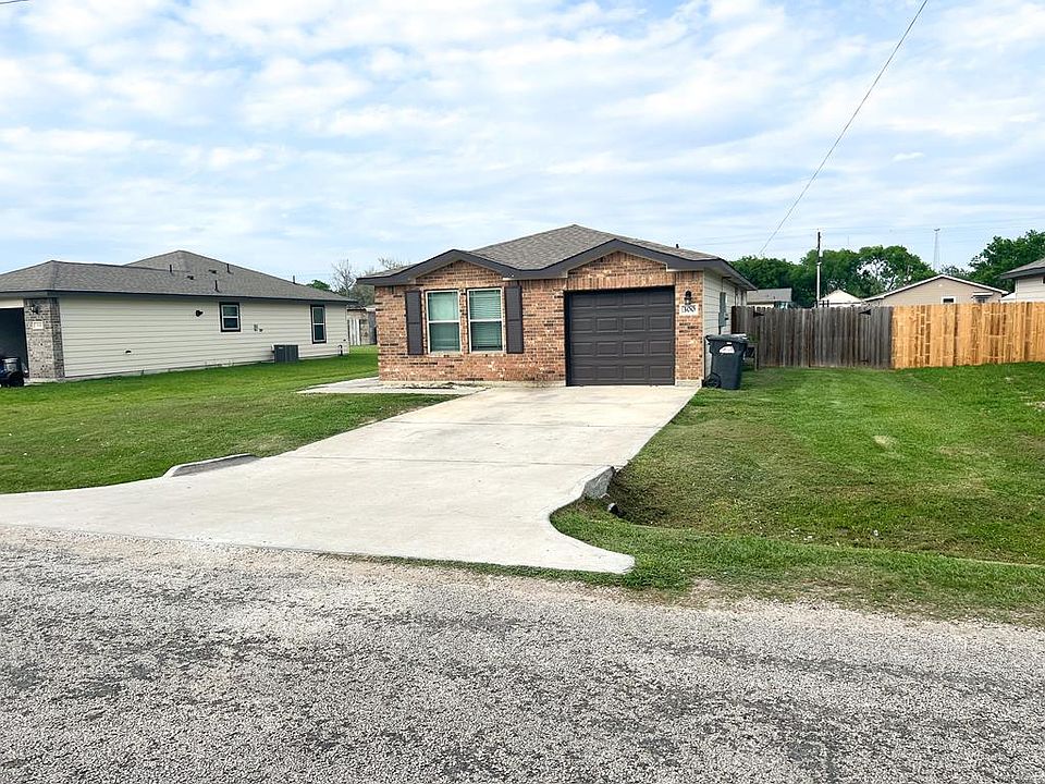 300 4th St N, Van Vleck, TX 77482 Zillow