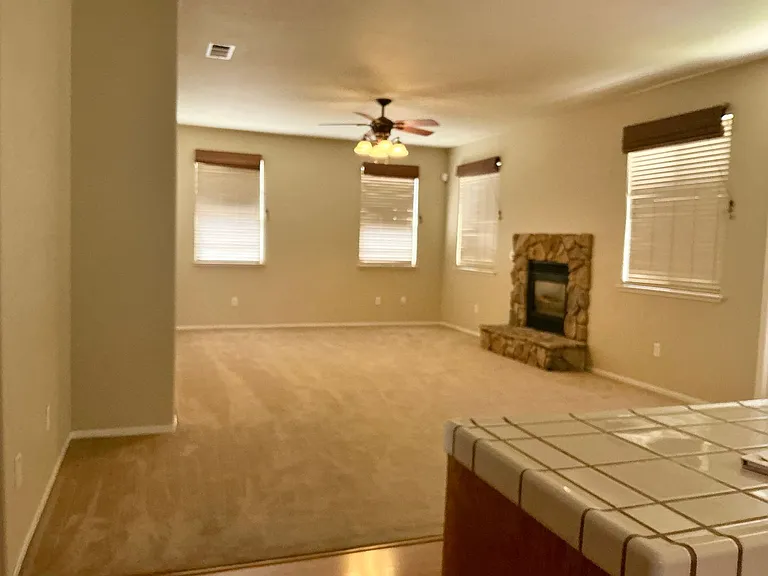 2023 Lauritson Ln — Photo 8