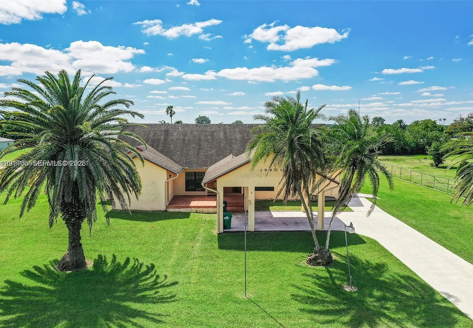 4 bed, 3.5 bath, 2946 sqft, $6,500 — Photo 1