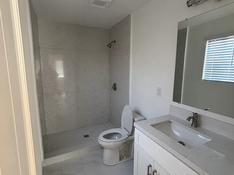 870 La Mesa St — Photo 4